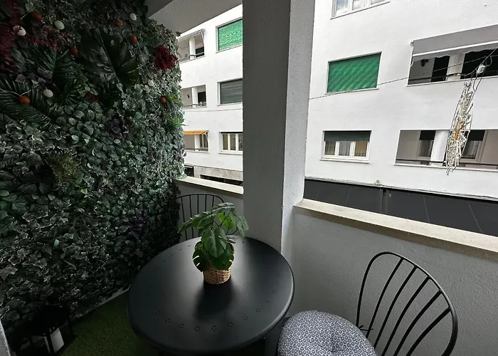 Bastinazo Alohadream - Premium - La Mejor Ubicacion Con Aire Acondicionado, Insonorizacion, Terraza Y Equipamiento En El Puerto De Santa Maria - Grupo De Solo Menores De 25 No Aceptados Salvo Fianza Adicional